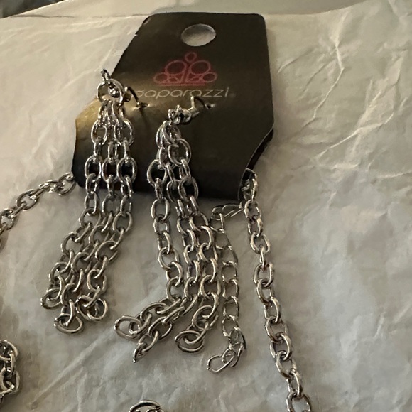 Paparazzi Green and Silver Necklace - Picture 2 of 12